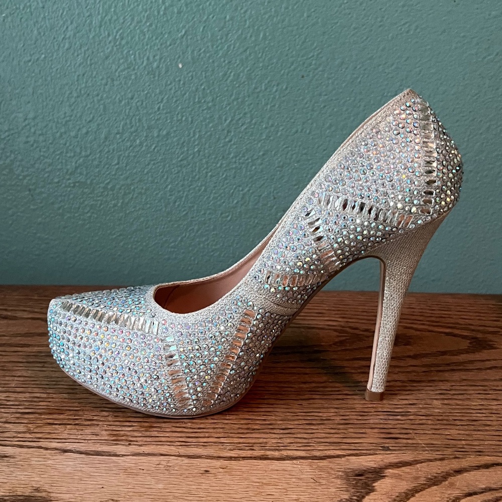 Lauren Lorraine Beautiful Silver Shimmer Sparkling Spike Heels   Size 8.5 - Picture 5 of 13